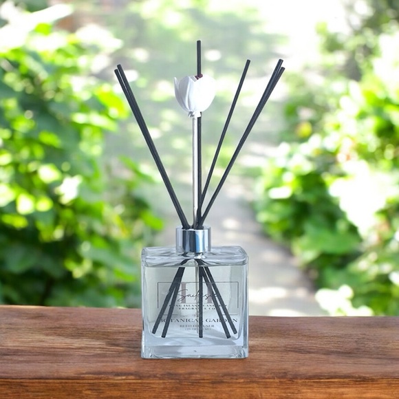 Botanical Garden Reed Diffuser | Fresh Floral Home Fragrance | 7 oz Long-Lasting - Picture 5 of 8